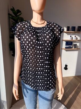 Black Polka Dot Pleated Cap-Sleeve Blouse